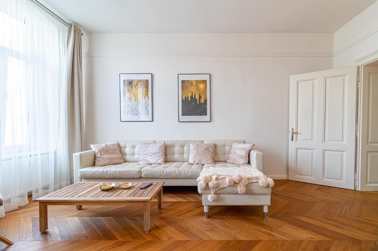 Trendy Apartment In Central Bratislava Exterior foto