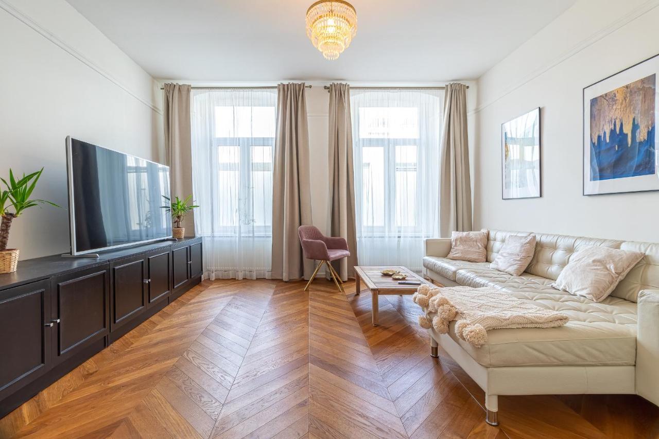 Trendy Apartment In Central Bratislava Exterior foto
