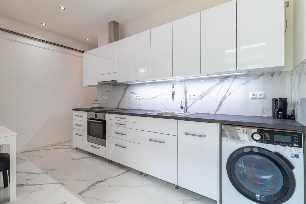 Trendy Apartment In Central Bratislava Exterior foto